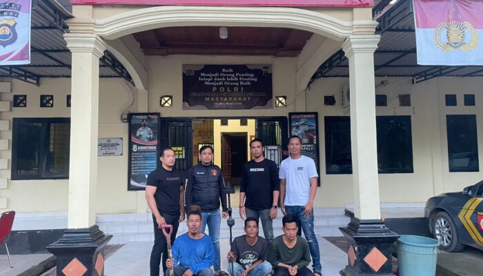 Komplotan Maling Barang Antik Digulung Polisi di Candi Muaro Jambi!