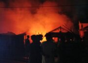 Dua Rumah Warga di Simpang Blok D Tanjabtim Terbakar, Dua Unit Mobil Damkar Dikerahkan
