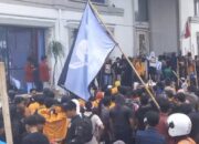 Ribuan Mahasiswa Kepung Gedung DPRD Jambi, Aksi Damai Berubah Ricuh