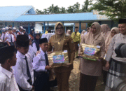 Pemkab Tanjab Timur Luncurkan Program Seragam Sekolah Gratis bagi Siswa Baru