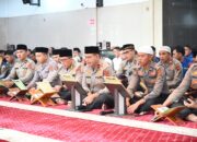 Sisi Religius Korps Bhayangkara: Personel Polda Jambi Ikuti Binrohtal Islam Secara Khusyuk