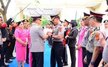 Kapolda Jambi Lepas Wakapolda dengan Tradisi Penuh Haru dan Kekeluargaan