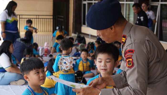 Preschool Field Trip TK Kurnia Global School ke Satbrimob Polda Jambi, Tanamkan Nilai Disiplin Sejak Usia Dini