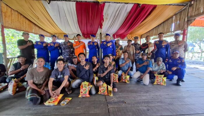 Dirpolairud Polda Jambi Sambangi Warga Pesisir Kampung Laut Lewat Program Sambang Nusa Presisi