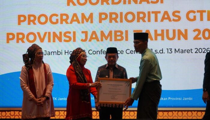 Gubernur Al Haris Dorong Penguatan SDM Guru pada Koordinasi Program Prioritas GTK 2026