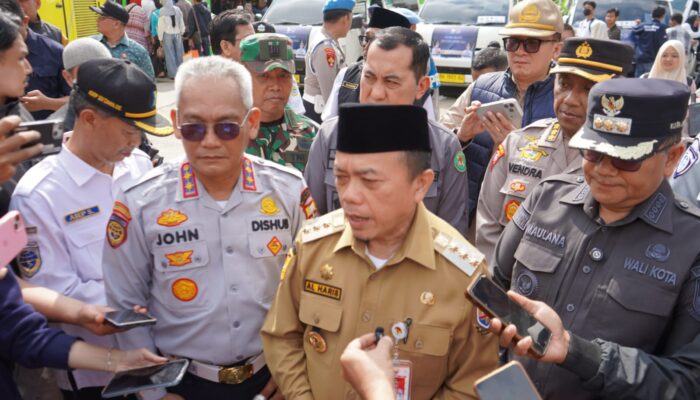 Gubernur Al Haris Lepas 198 Mudik Gratis untuk Warga Jambi dan Mahasiswa di Perantauan