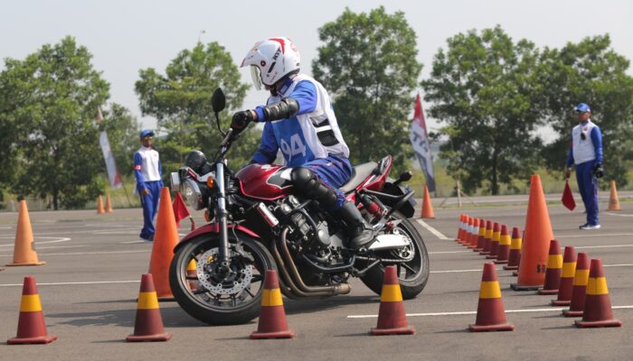 Belajar Aman di Jalan, Sinsen Ajak Masyarakat Ikut Pelatihan Safety Riding