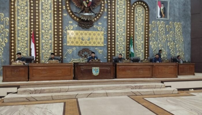 Paripurna DPRD Kota Jambi, Wali Kota Maulana Tegaskan Pembenahan Sampah, Banjir, dan Penegakan Aturan