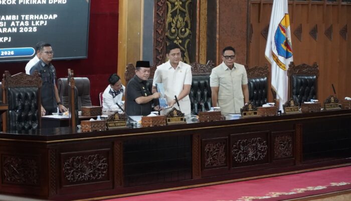 Gubernur Al Haris Sampaikan Jawaban atas Pandangan Umum Fraksi DPRD Terhadap LKPJ 2025, Tegaskan Komitmen Penguatan Fiskal dan Pelayanan Publik