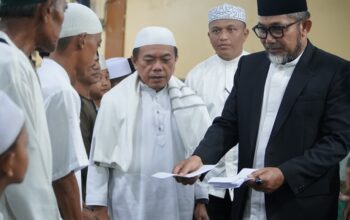 Safari Subuh di Masjid Raya Magat Sari, Gubernur Al Haris Ingatkan Warga Hadapi Kemarau dan Bijak Gunakan BBM
