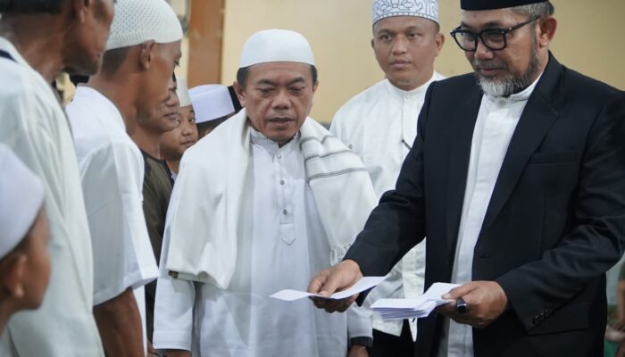 Safari Subuh di Masjid Raya Magat Sari, Gubernur Al Haris Ingatkan Warga Hadapi Kemarau dan Bijak Gunakan BBM