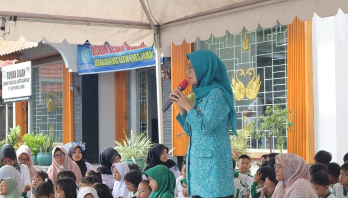 PKK Jambi dan Bunda PAUD Berbagi Sarapan Bergizi dalam Program Rabu Berkah