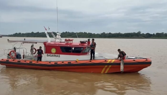 Kapal Muatan Sawit Tenggelam di Perairan Simbur Naik Jambi, 3 ABK Dilaporkan Hilang