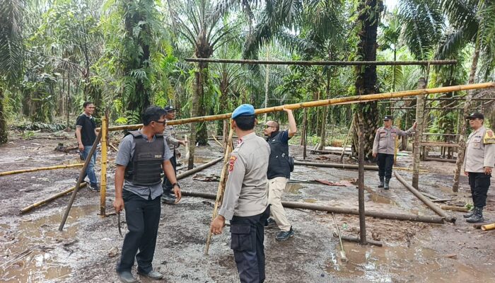 Diduga Jadi Arena Judi Sabung Ayam, Lokasi di Parit 7 Dibongkar Aparat dan Warga