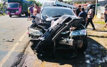 Tabrakan Frontal di Parit Culum I, Mini Bus Pembawa Anak-ank Ringsek
