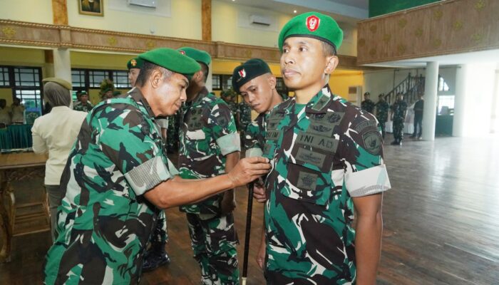 Danrem 042/Gapu Tekankan Profesionalisme Saat Pimpin Penyerahan Jabatan Kasrem dan Sertijab Kasipers