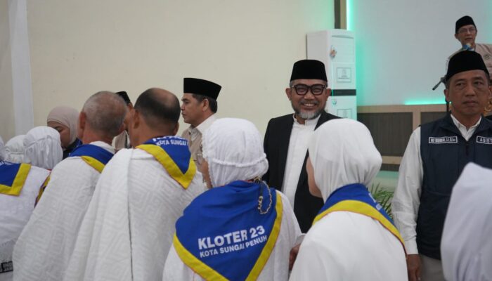 Sekda Sudirman Lepas JCH Kloter 23, Doakan Jamaah Jadi Haji Mabrur, Pulang Sehat