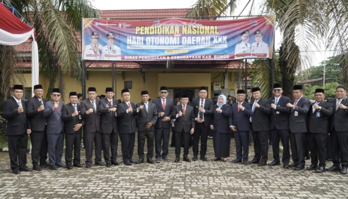 Peringati Hari Otoda dan Hardiknas di Bungo, Gubernur Al Haris Dorong Pendidikan Berkualitas dan Sinergi Semua Pihak