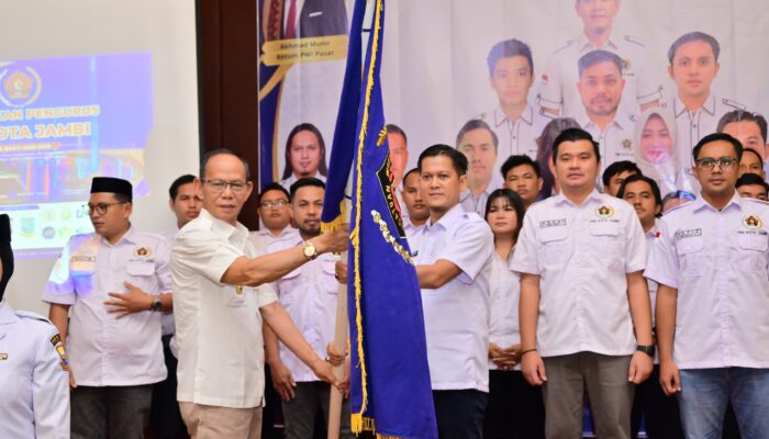 Ketua PWI Provinsi Jambi H. Ridwan Agus Lantik Ketua Irwansyah Pimpin Kepengurusan PWI Kota Jambi 2026-2029