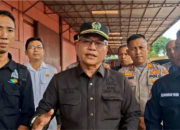Sidak Lokasi Banjir di Mestong, Ketua DPRD Muaro Jambi Soroti Bangunan yang Diduga Ganggu Aliran Sungai