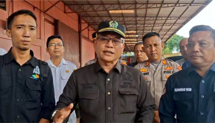 Sidak Lokasi Banjir di Mestong, Ketua DPRD Muaro Jambi Soroti Bangunan yang Diduga Ganggu Aliran Sungai