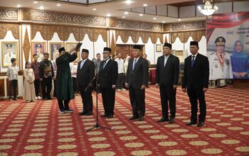 Gubernur Al Haris Lantik Lima Pejabat Pimpinan Tinggi Pratama, Tekankan Penguatan Kinerja, Kekompakan Tim, dan Integritas