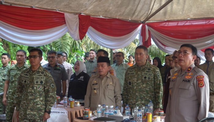 Pangdam XX/Tuanku Imam Bonjol Ikuti Panen Raya Serentak Bersama Presiden RI, Perkuat Ketahanan Pangan Nasional