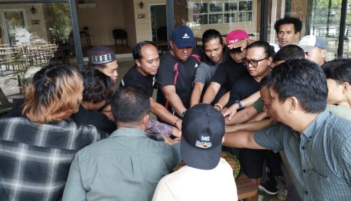 Prosesi Potong Tumpeng Buka Rock Rise Vol VI, Simbol Semangat Musisi Rock Jambi