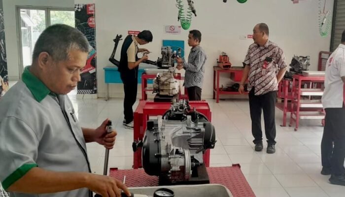 Tingkatkan Kompetensi Guru SMK Binaan Honda, Sinsen Kembali Gelar Pelatihan Modul Dasar dan Sertifikasi Bronze