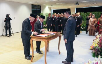 OJK Resmi Lantik Pejabat Baru untuk Perkuat Kinerja Organisasi