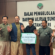 Kelompok Tani Gambut Bersahaja Terima Bantuan Alat Pemadam, Perkuat Kesiapsiagaan Karhutla di Dendang