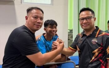 Vicky Prasetyo Hantam Dede Sunandar, Kapolda Fighter Match Sempat Terhenti
