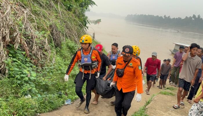 Terpeleset ke Sungai Batanghari, Nazmi Ditemukan Tak Bernyawa Setelah Dicari Tim SAR