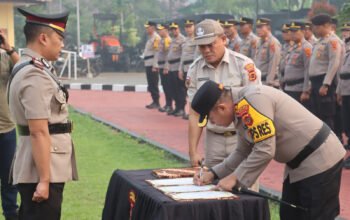 Kapolres Tanjab Timur Pimpin Serah Terima Jabatan Kasat Lantas dan Kapolsek Sabak Timur